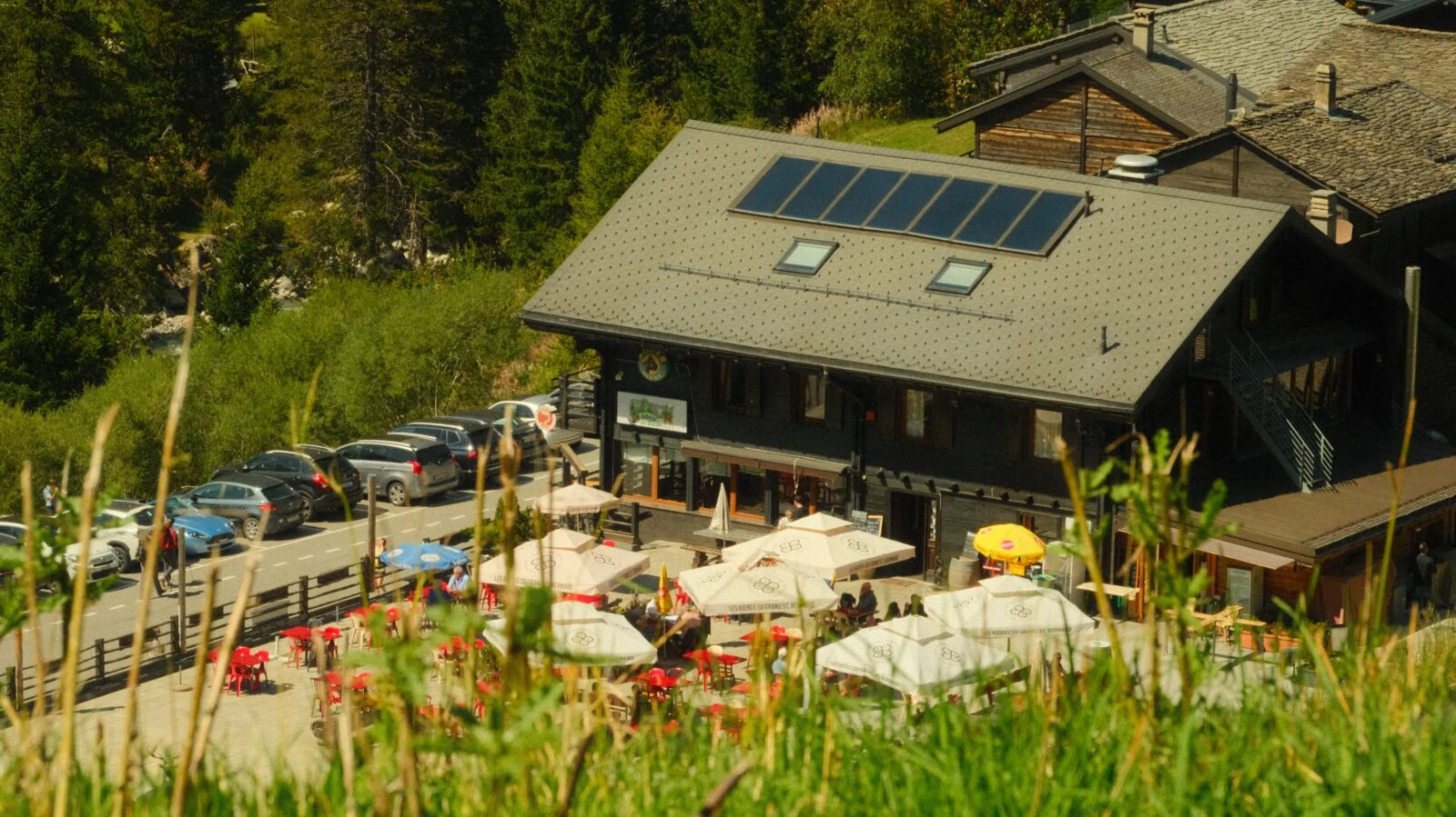 Auberge des Glaciers midt i La Fouly