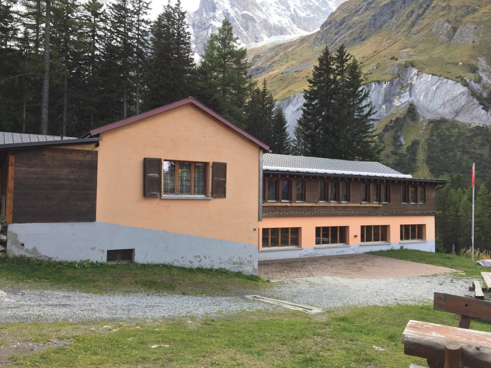 Chalet Le Dolent i La Fouly, vendt mot Mont Dolent