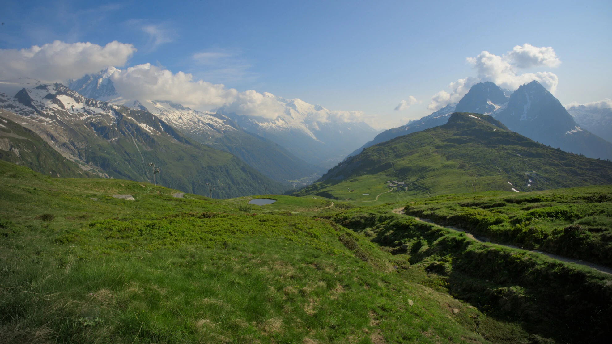 Col de Balme: Mont Blanc dukker opp igjen foran deg