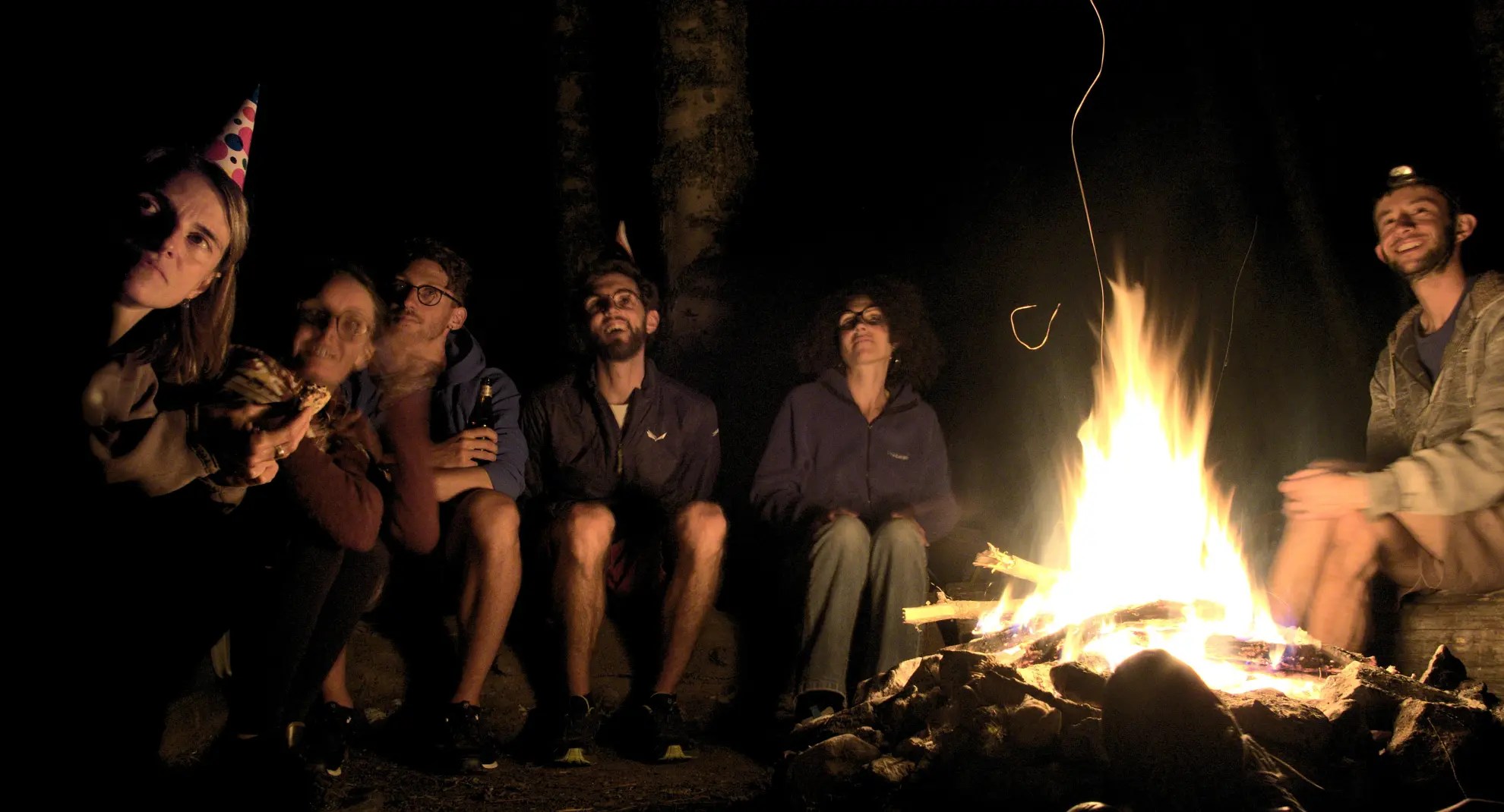 Fjellbaal ved solnedgang