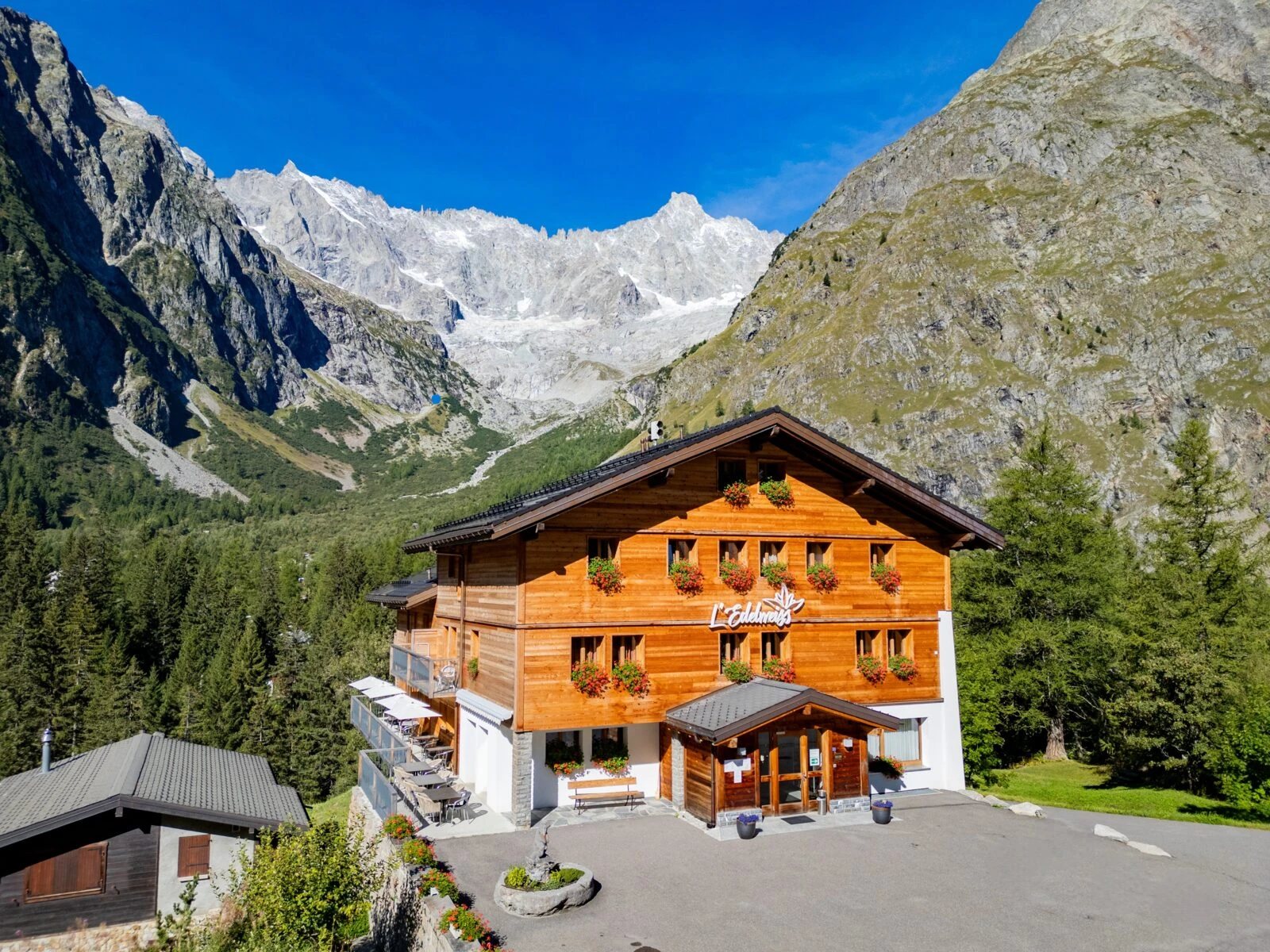 Hôtel Edelweiss i La Fouly