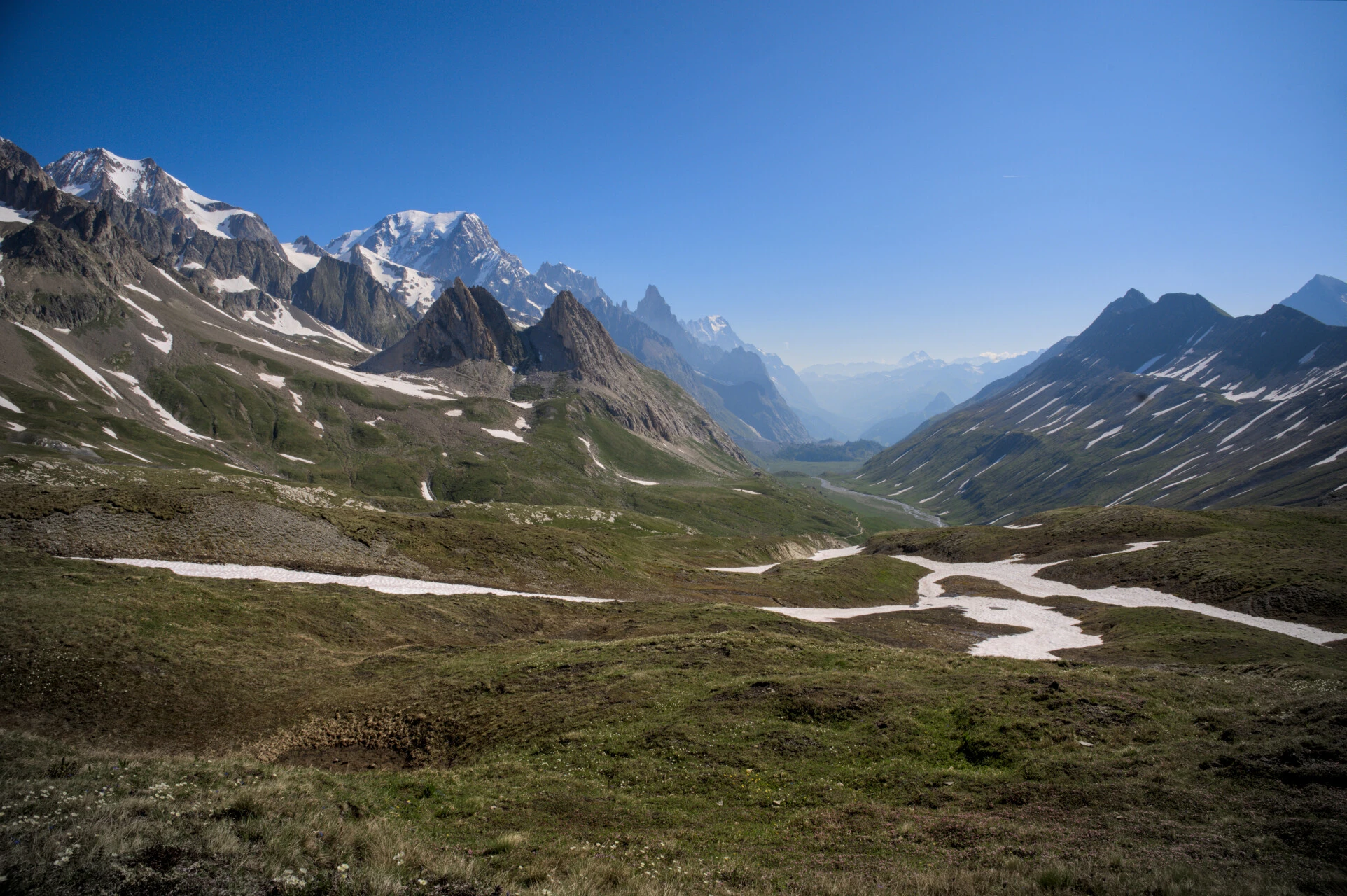 Panorama over Val Veni og Mont Blancs sydside