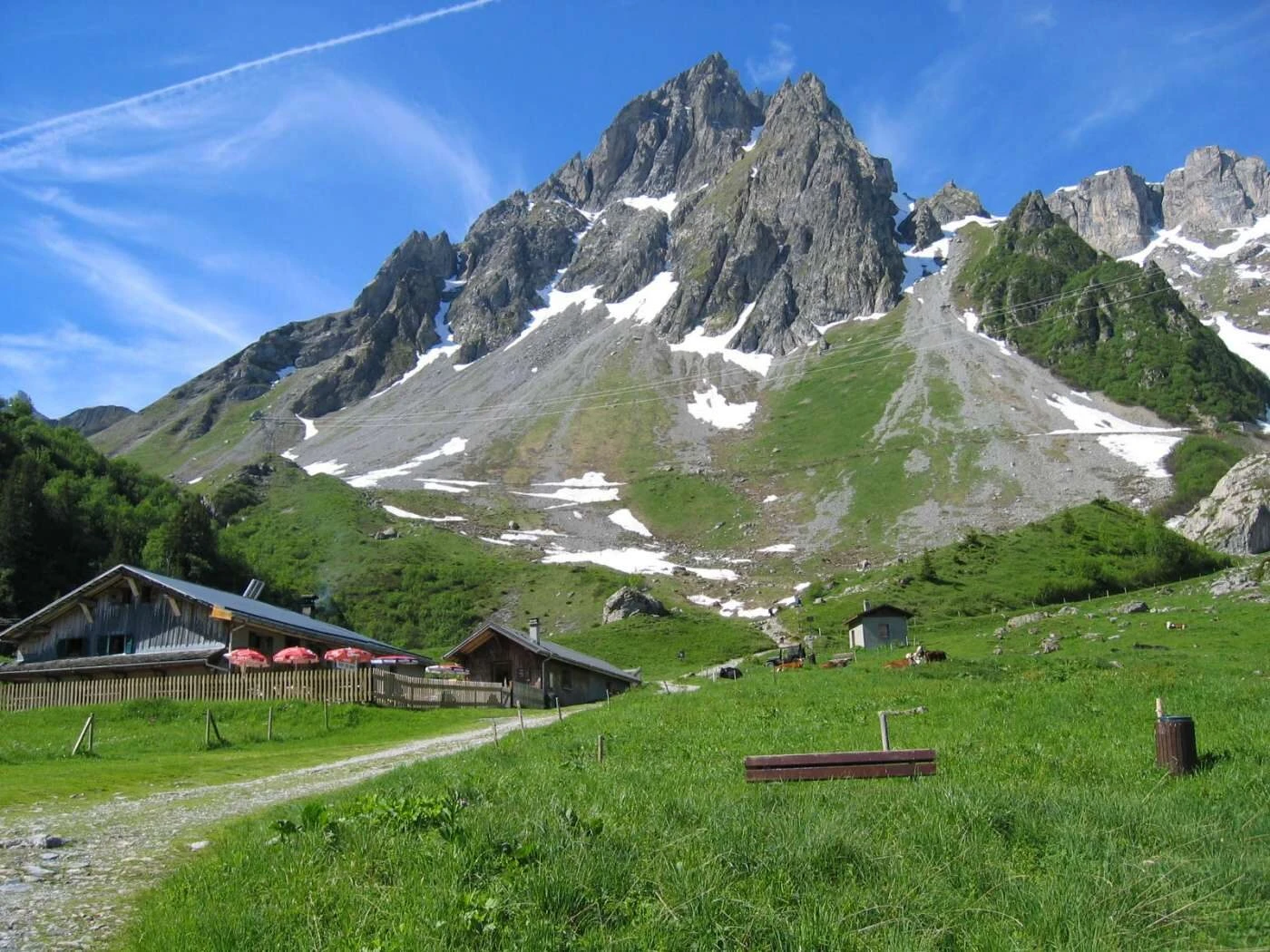 Refuge de la Balme på stigningen mot col du Bonhomme