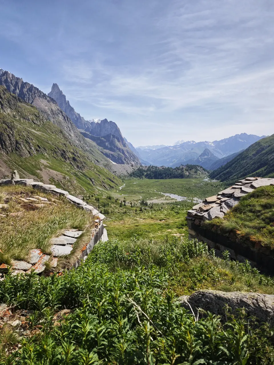 Andre verdenskrig-ruiner under Col de la Seigne