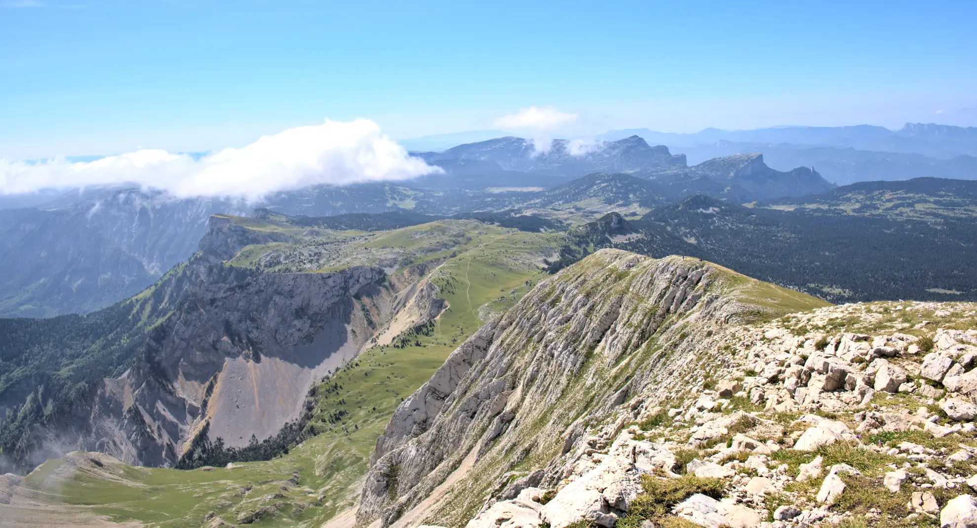 Panoramautsikt fra Grand Veymont: Vercors, Trièves og Alpene
